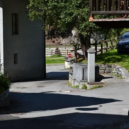 Alle Pendici Del Monte Rosa Champoluc Exterior photo